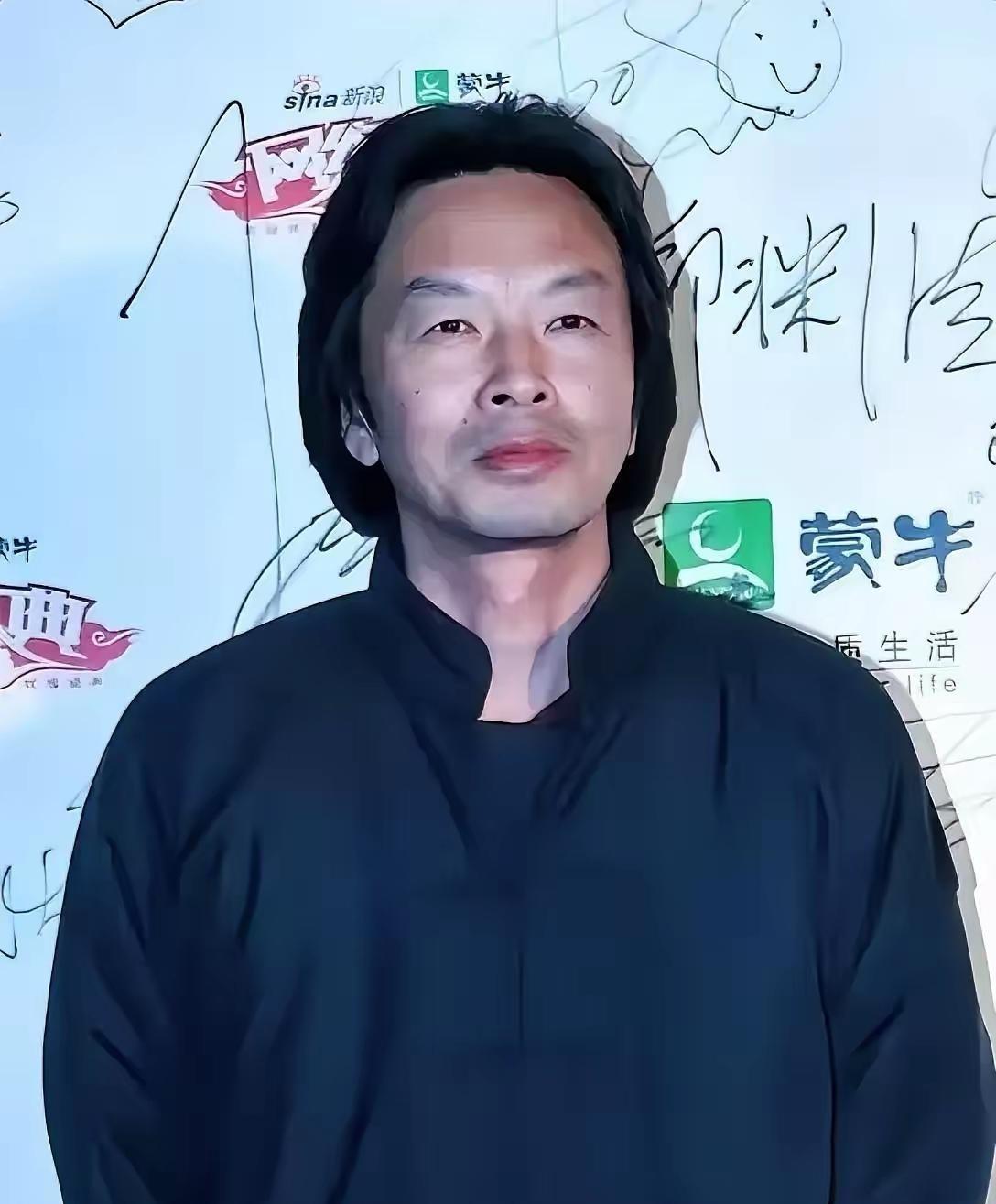 刘震云在传媒大学讲座里一句“看清现实、守好底线、摸透门道”被学生录下来，三天就冲