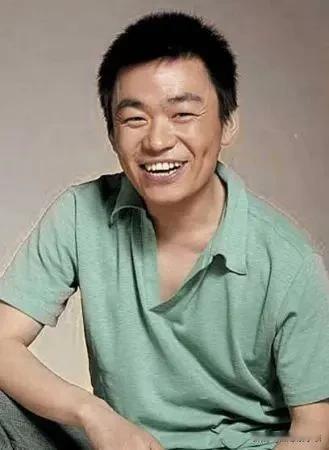 记者问王宝强，你和徐峥还会有合作吗？他说，这问题有点意思，这个事情一切皆有可能。