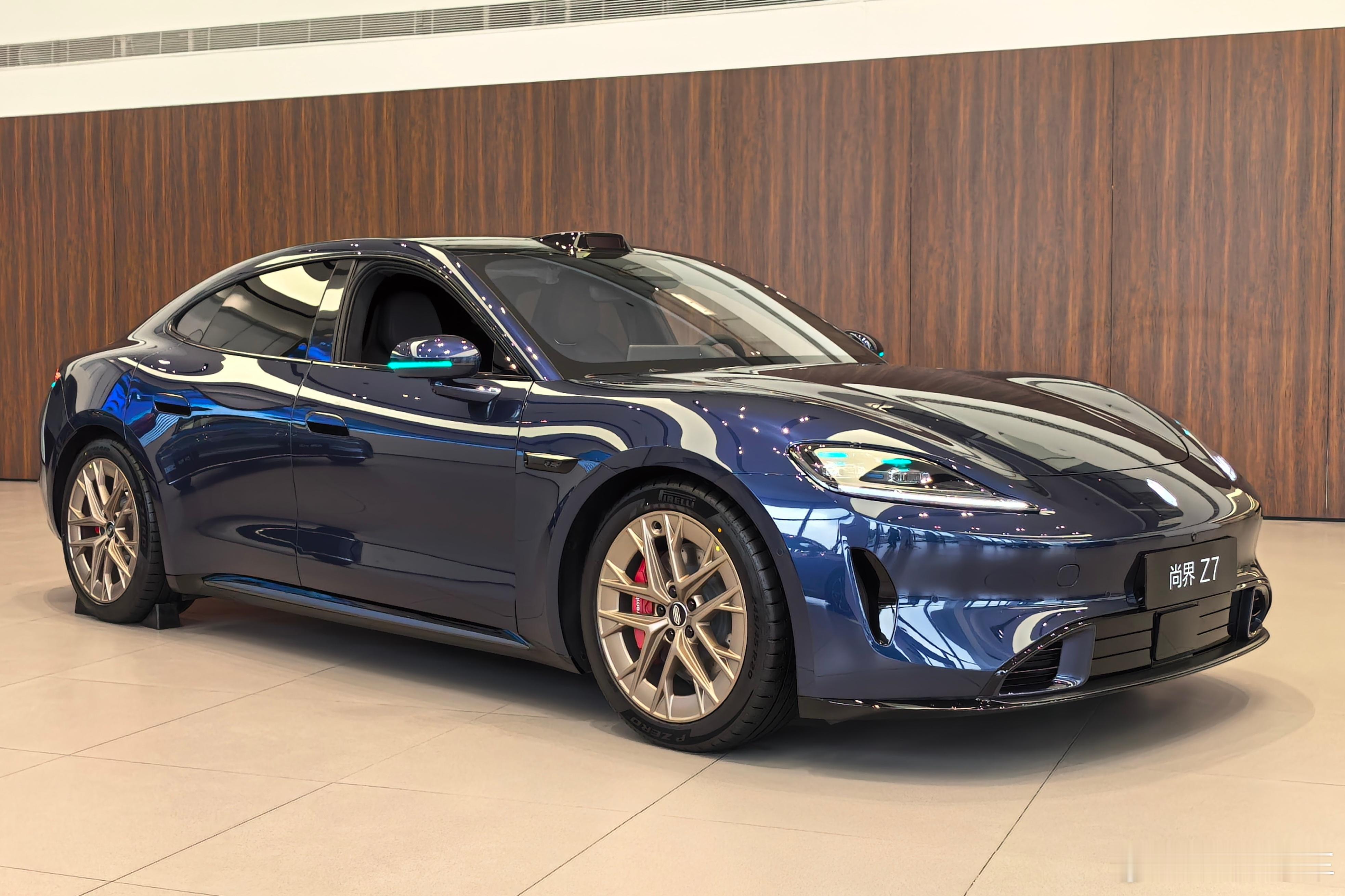 如果让我用一句话概括尚界Z7，那就是：把真诚做到了车上。看得见的车漆、配置，看不