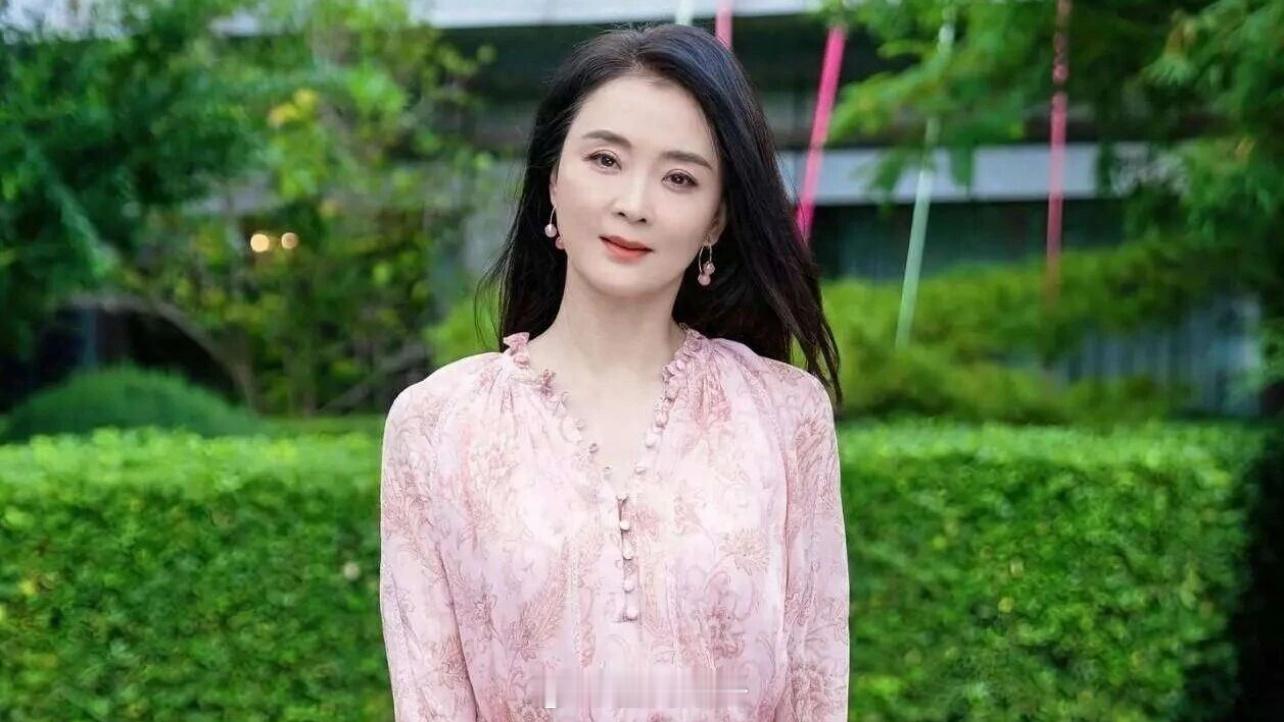 颠公，古早那批女明星嫁富商的组合，结果是不是都貌合神离的差不多了？王艳现状可说吗