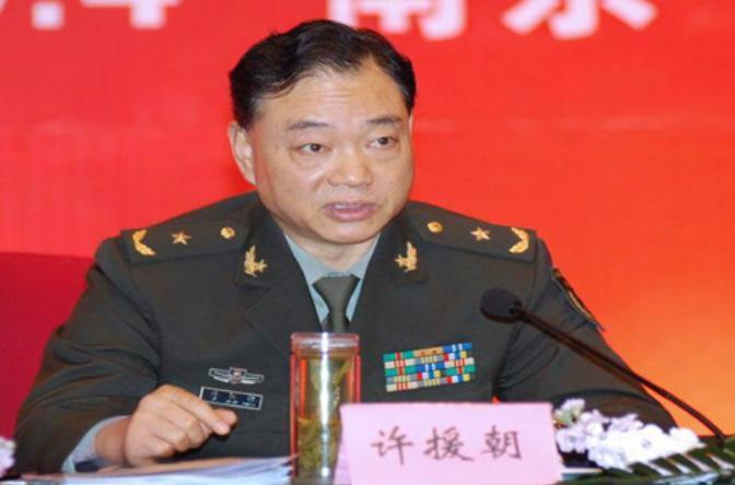 许援朝，男，汉族，1951年2月生，河南新县人，1969年9月加入中国共产党，1
