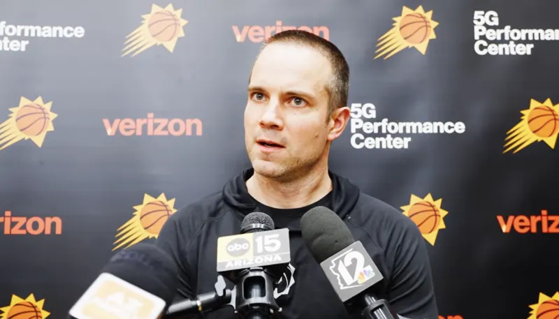明日NBA，太阳将对阵开拓者。太阳主帅乔丹-奥特接受了记者采访，谈到了球队的
