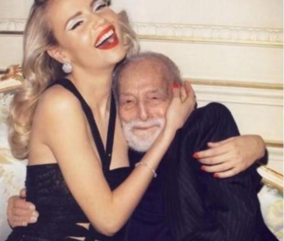 89岁石油大霍华德，娶了26岁脱衣舞女郎安娜，许诺给她一半8亿美元家产。14个