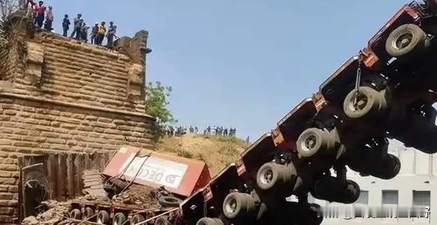 为了不买中国制造，“三哥”多花3倍冤枉钱，去买日本变压器？结果变压器还没接上电，
