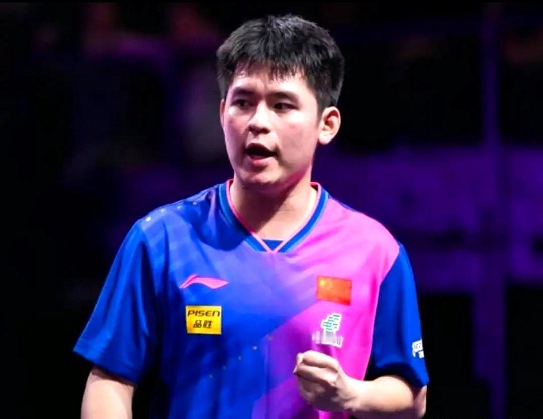 肩伤打比赛=慢性？林诗栋左肩贴肌贴、右肩缠绷带，咬牙打完多哈冠军赛，又接