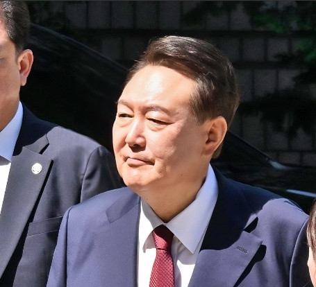 尹锡悦前高官被批逮捕当地时间6月25日，韩国首尔中央地方法院正式批准了对前国防