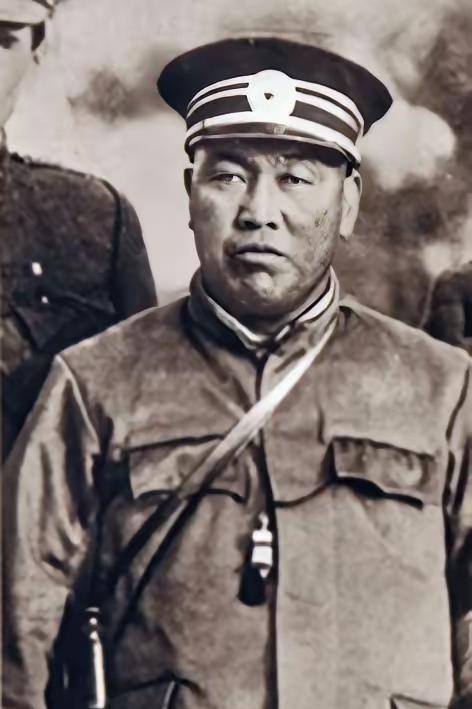 1925年，施从滨兵败被孙传芳部俘虏后，孙传芳决定立即斩决。军师杨文恺却反对，对