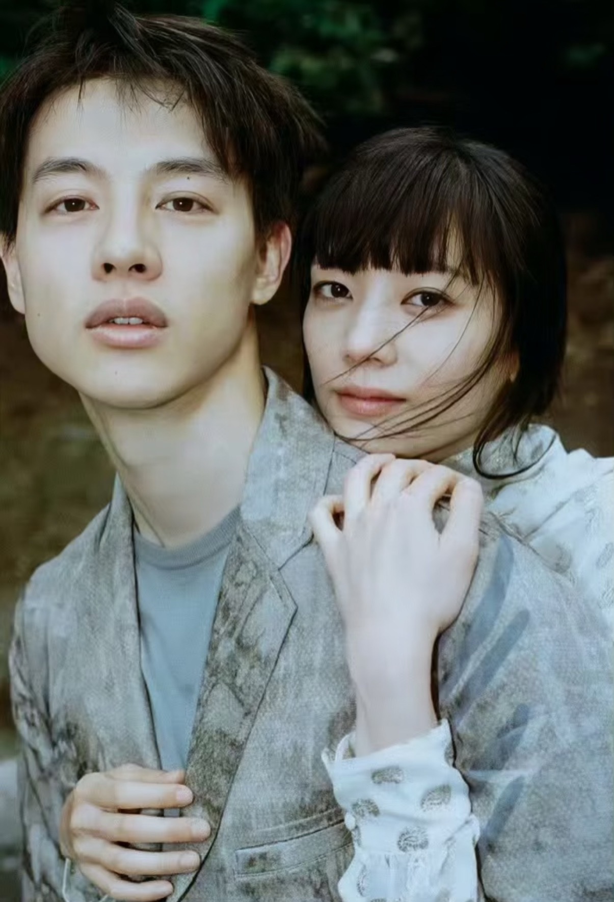 ber...你们艺术家都这么漂亮吗，尹昉和吴孟珂被偶遇逛艺术博物馆，这俩人站在那