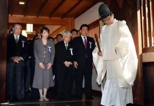 日本岛内传出消息，高市早苗终于按耐不住了！在近期，中日正处于争锋相对的时候，日本