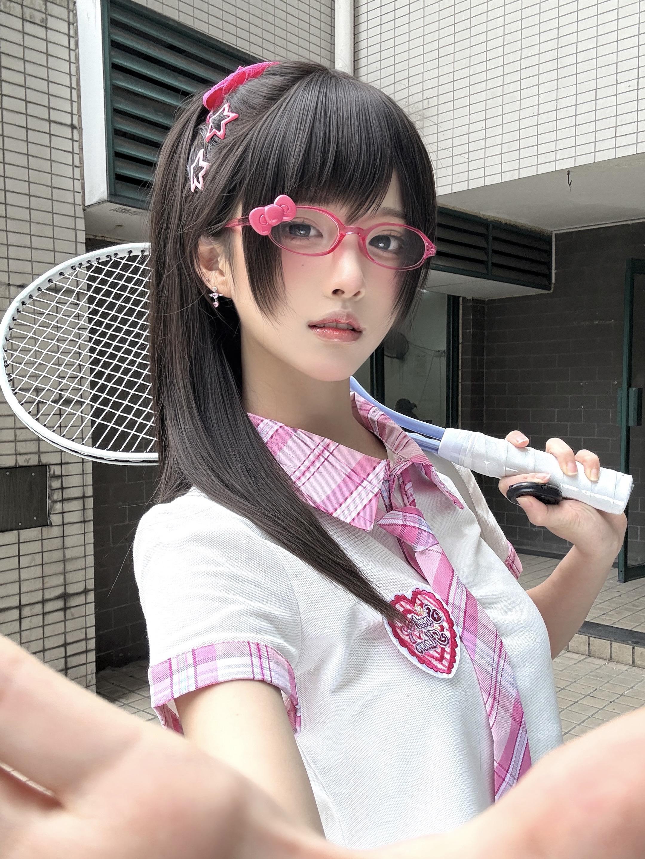 抬手不是抱歉。