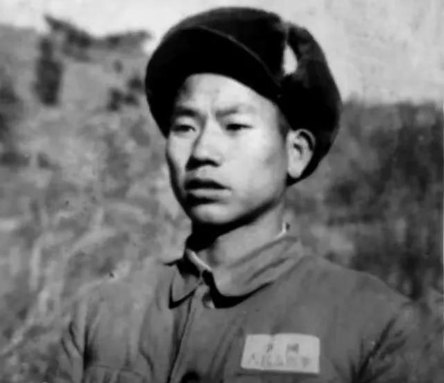 1951年，志愿军侦察排长刘庆亮，带领一个班，深入敌后抓“舌头”。谁知等了一天，
