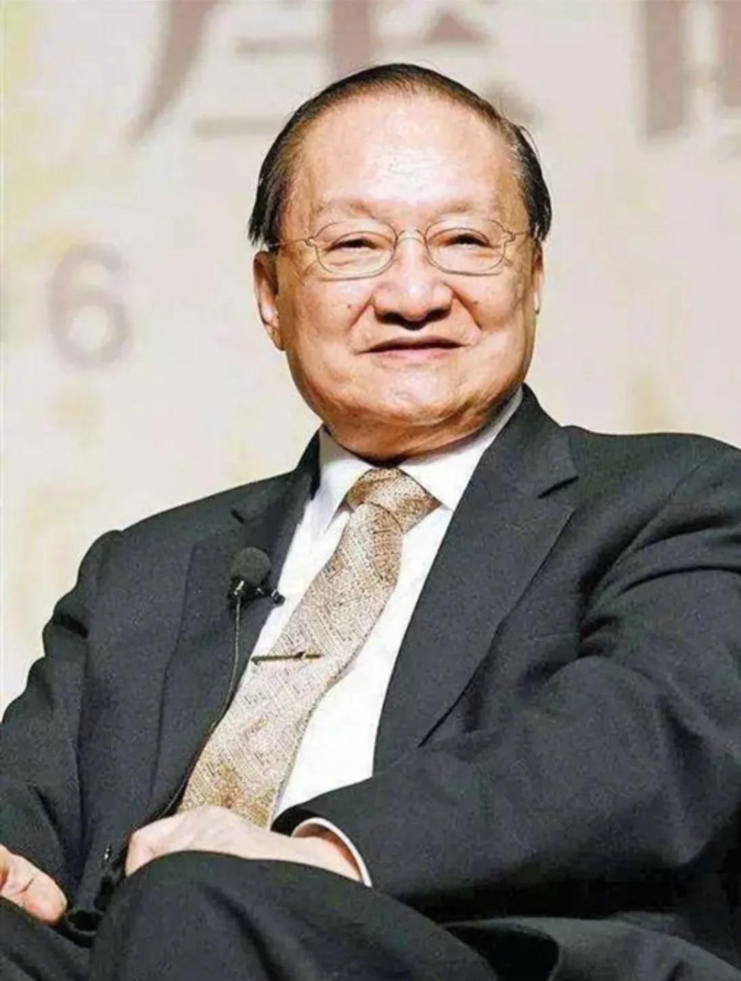 2000年，金庸被浙大聘为博导，可没一个学生选他当导师，第二年，金庸仍没招到学生
