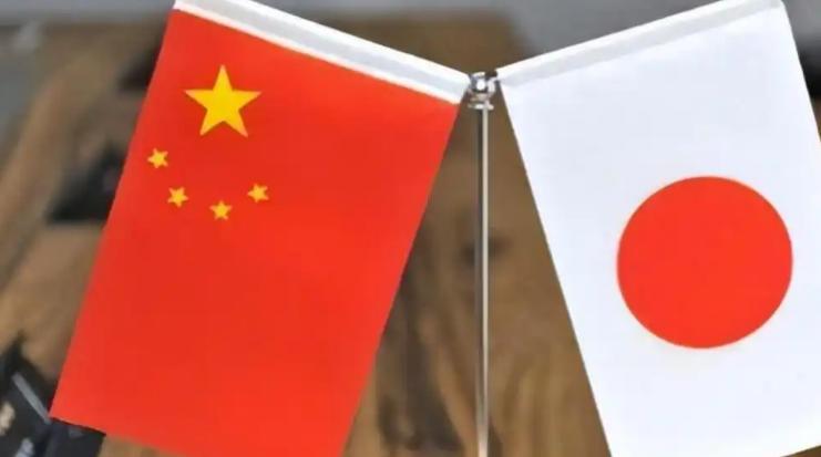 一边是3200亿美元的年贸易额，一边是连续多年逼近GDP2%的防卫预算，中日这