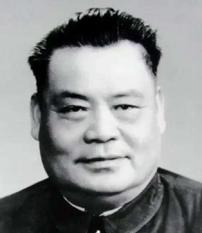 1935年，南下失利的红四方面军在丹巴休整了大半年时间。期间36岁的中共大金省委
