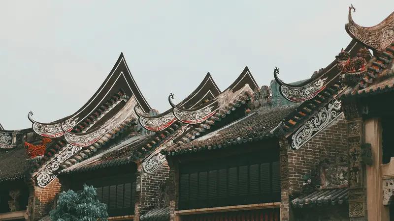 广东人真的很有特点。他们特别低调务实，穿着朴素，很难从外表看出财富状况。有次我去