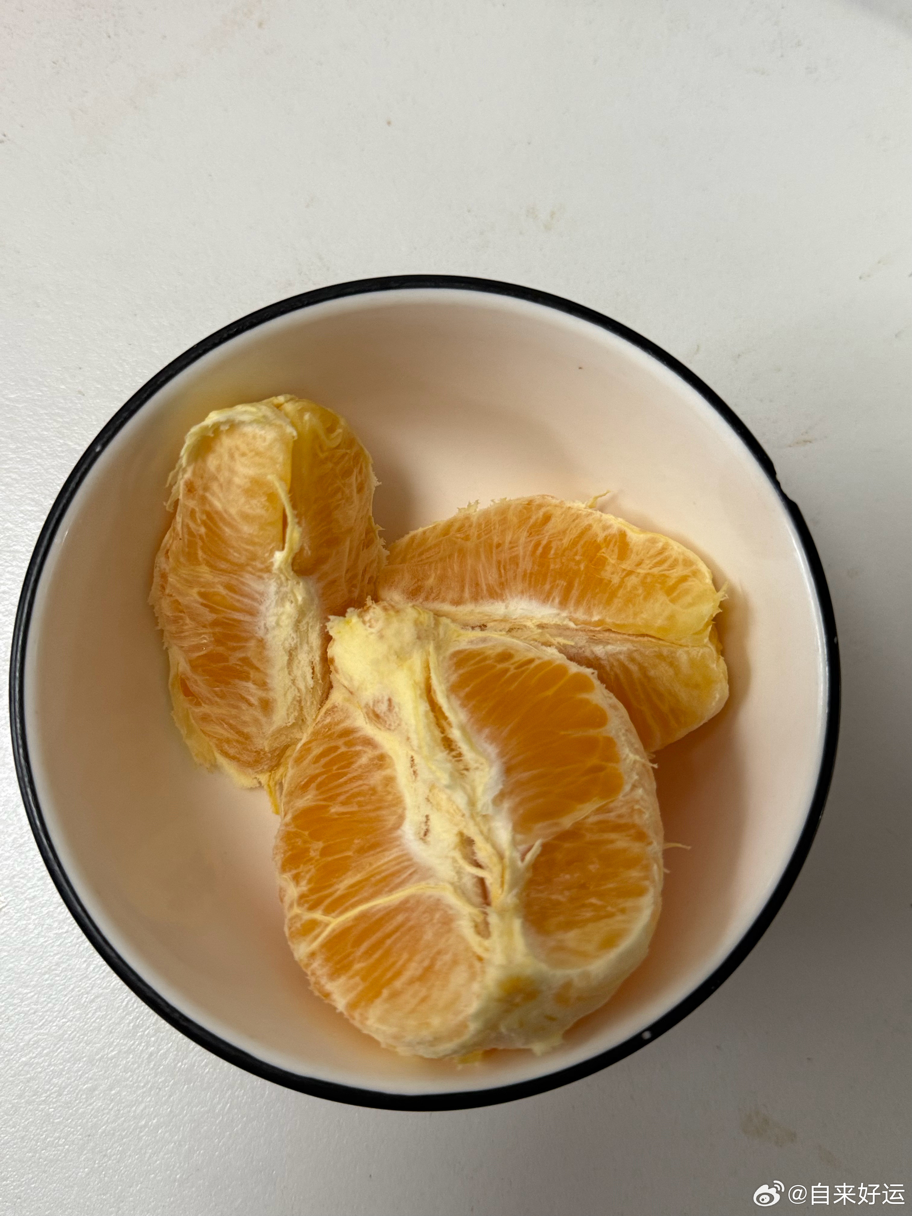 最喜欢的早餐是开水冲鸡蛋这些鸡蛋都是自己家养的鸡下的每年三四月五鸡下蛋最多的时候