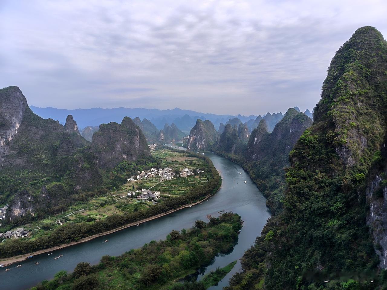 “桂林山水甲天下，阳朔山水甲桂林”，来阳朔肯定不会让你失望。我自幼生长于东北