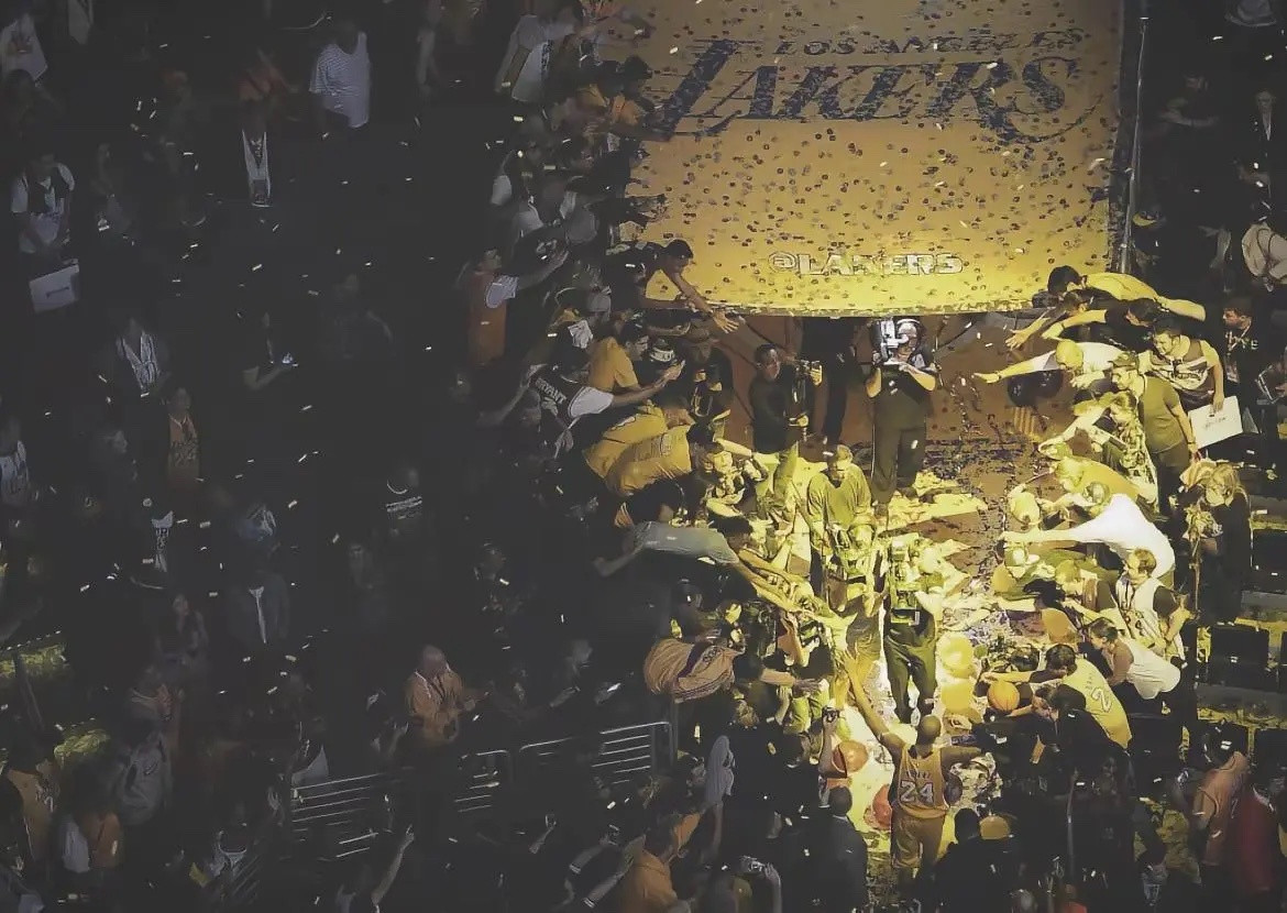 记得那天办公室里堆满了请假条！科比KobeBryant只关于科比​​​