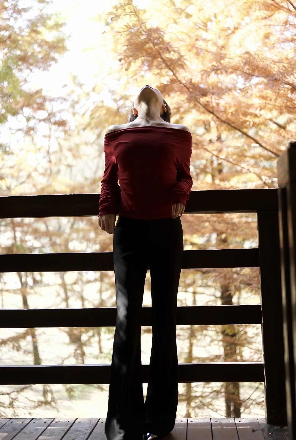 有哪些美女让人过目难忘？五官精致的，每一处都恰到好处。