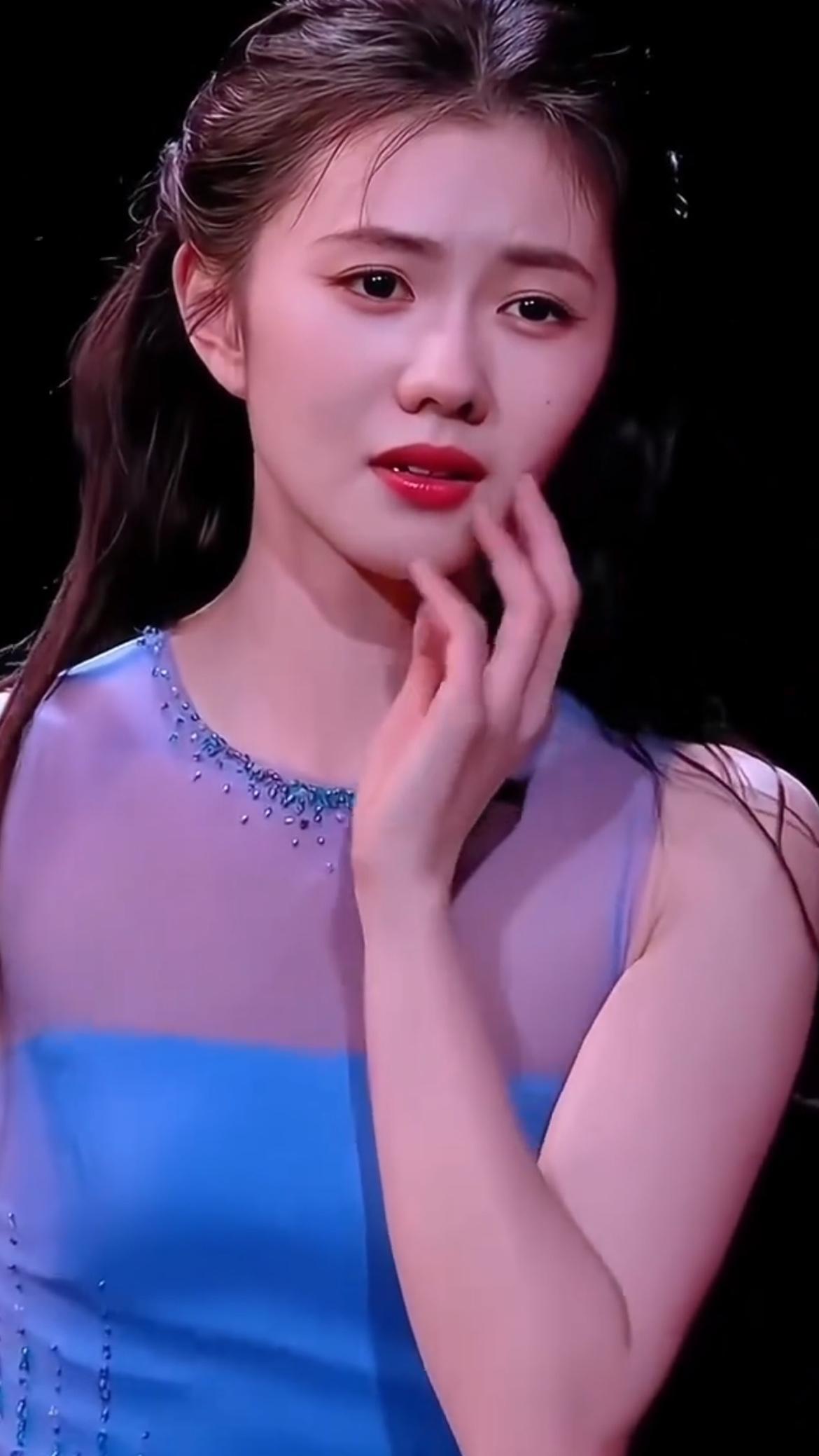 95%的人看完刘浩存春晚的“锦鲤”，第一反应都是“这有啥难的”。结果呢？专业