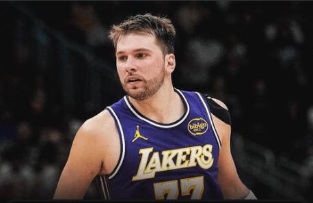 东契奇确实牛！最近4场，场均38+8+9，进攻端无人可挡！再看看湖人队战绩，