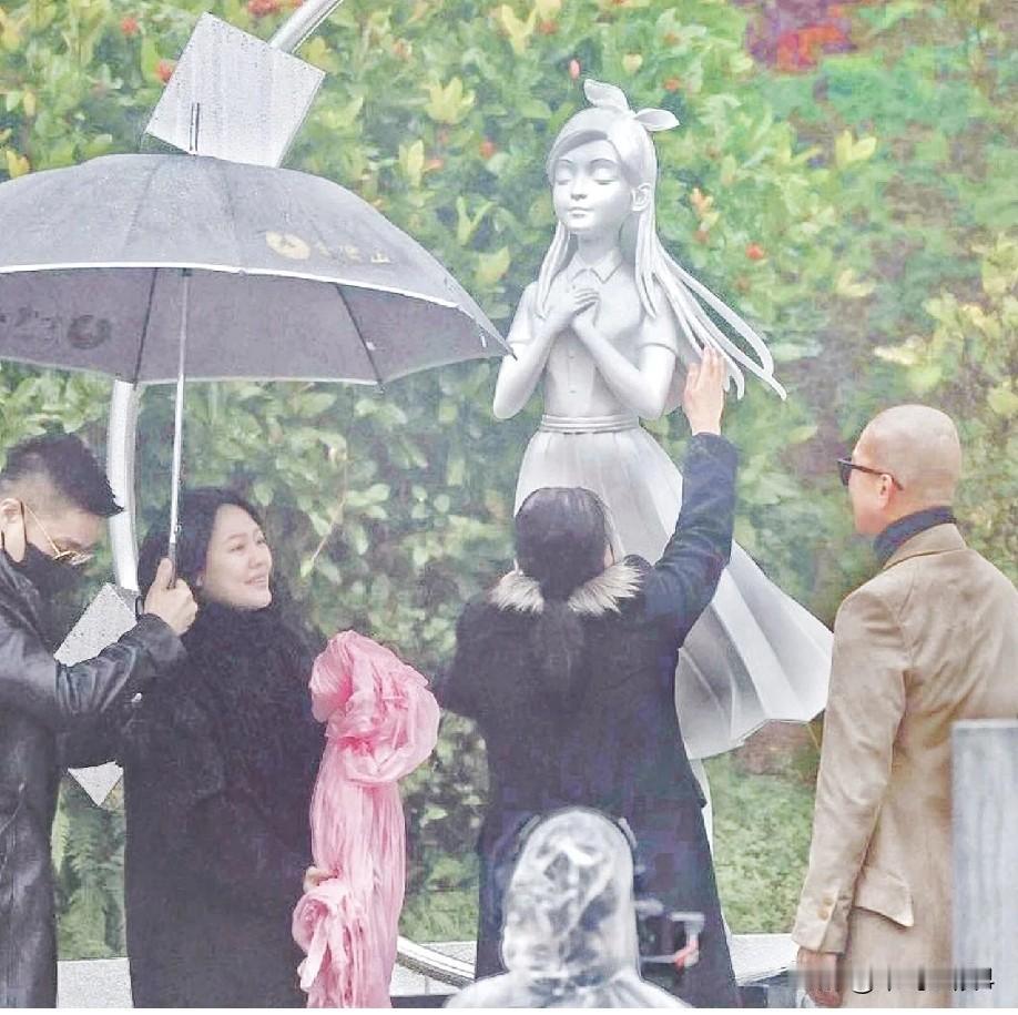 大S雕像曝光，具俊烨被吐槽，你是来搞笑的吗？可以说跟大S毫无相似之处，太敷衍了，