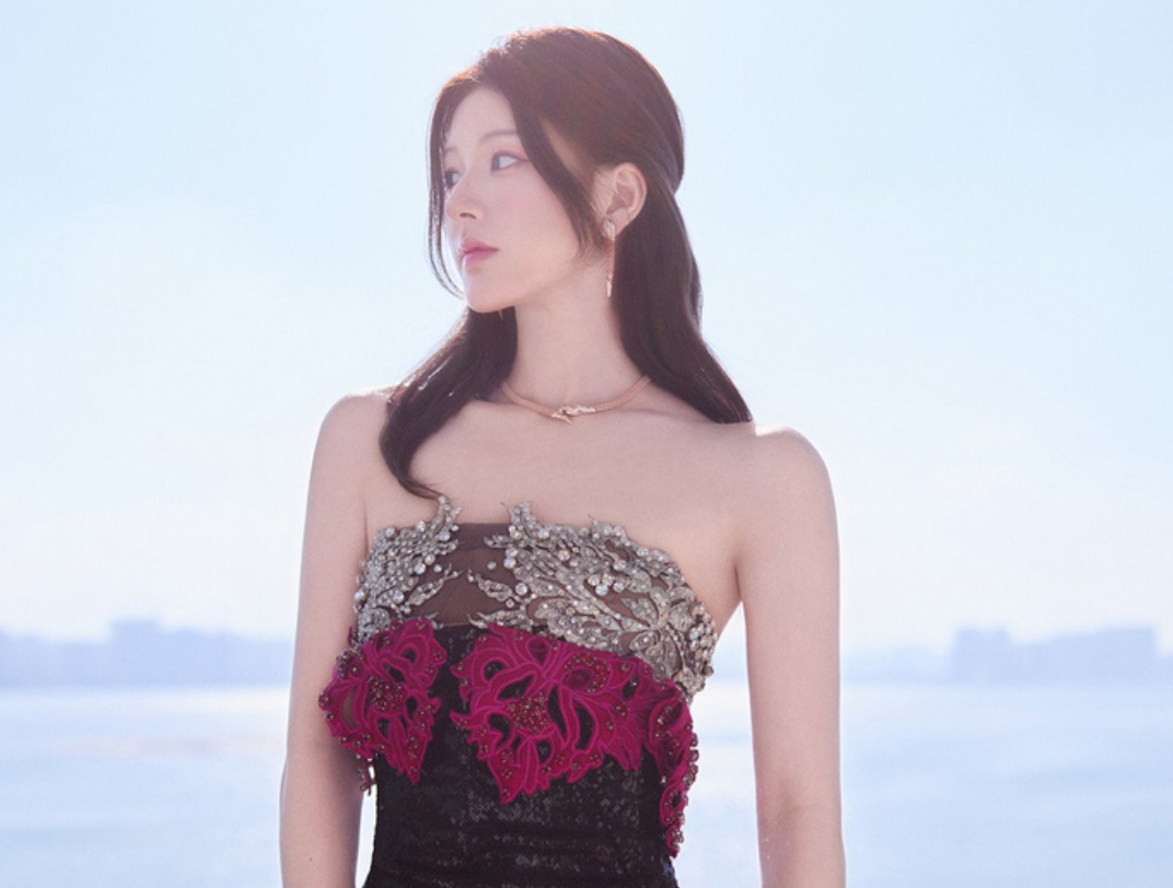 赵露思一笑，春天自动让出C位