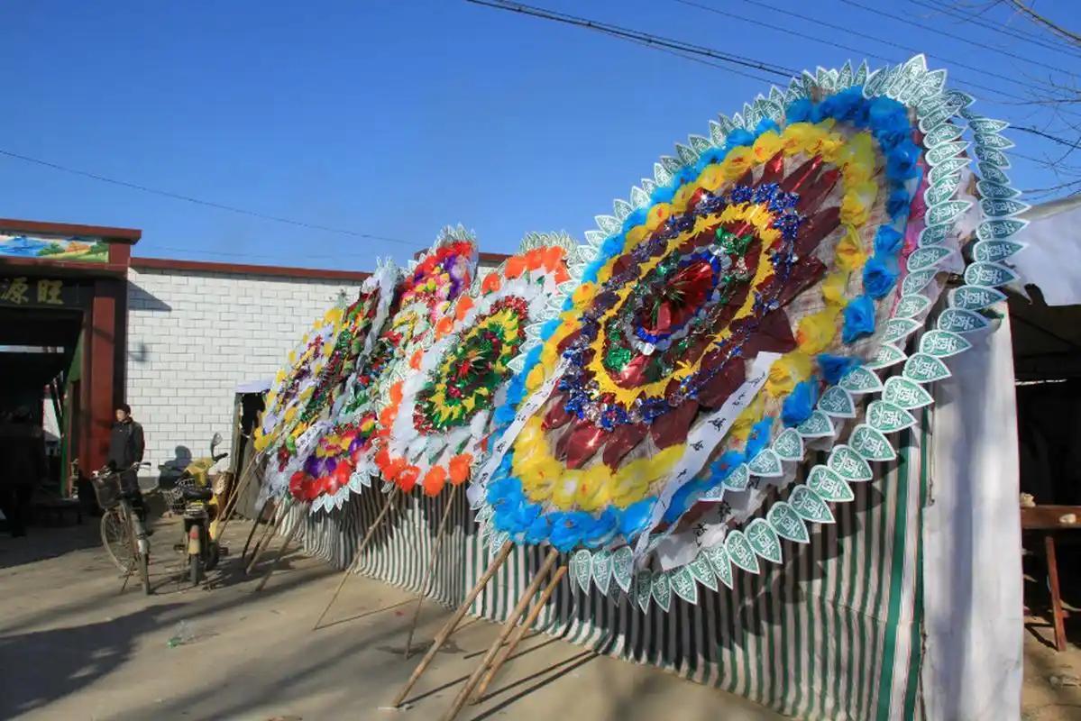 新的殡葬制度将于2026年3月30号执行，大概意思就是：一切从简，城里可以选火葬