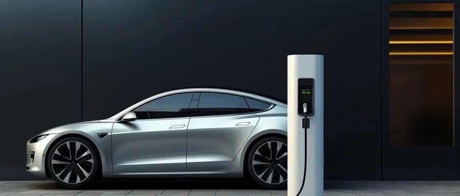 开了4年半的纯电车，最近在琢磨怎么悄悄把它卖了。不是车坏了，是算完一笔账之后