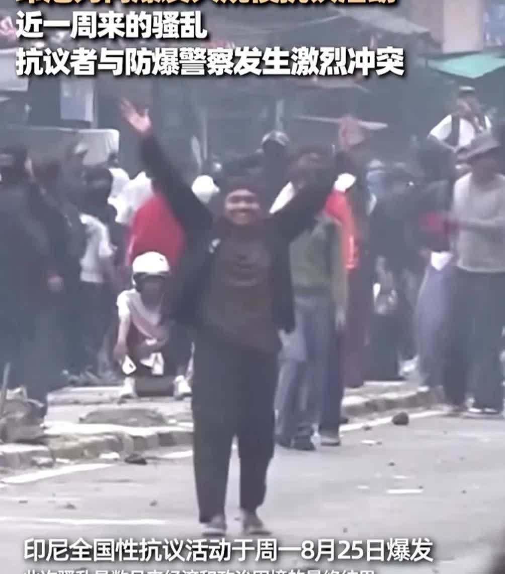 印尼是两面下注么！印尼一边和美国军演，总统一边计划参加中国阅兵，由于印尼国内
