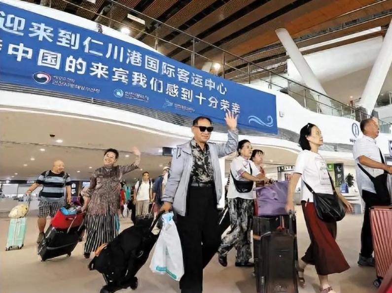 中国人不高兴的后果有多严重呢？2016年，韩国人联名请愿，要求拒绝中国游客进入济