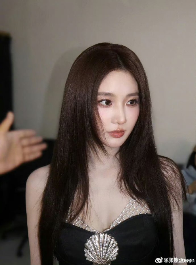 张慧雯张慧雯楚雨荨式回应张慧雯回应大E人乘风2026不是AI不是装e，张慧雯用