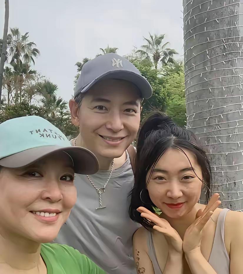 在清迈居住的明星们瞿颖：2020年疫情后定居清，日常健身、做公益教孩子画画/