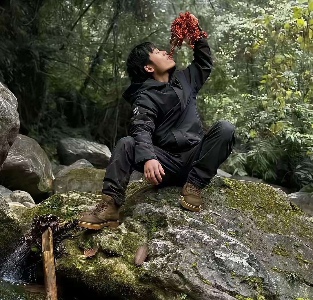 节目组太坏了。​其他选手都被骗了，​只有林北没上当。​因为山下的资源没有