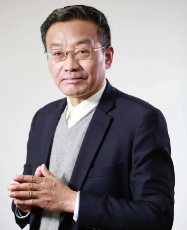 复旦大学教授王德峰：当下两个基本问题摆在中国人眼前，一个是没有精神家园，一个是中