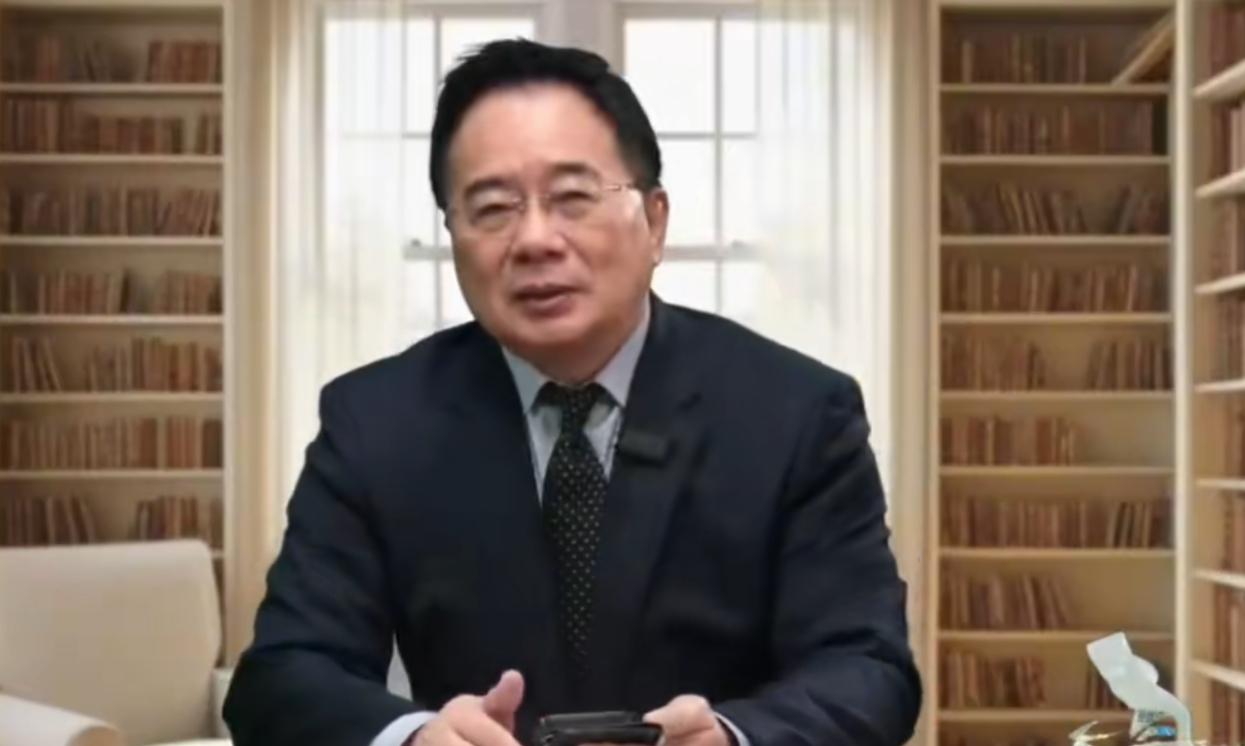 名嘴蔡正元用“网红”标签去称呼郑丽文，这个做法真的非常不合适，这是在贬低郑丽文。