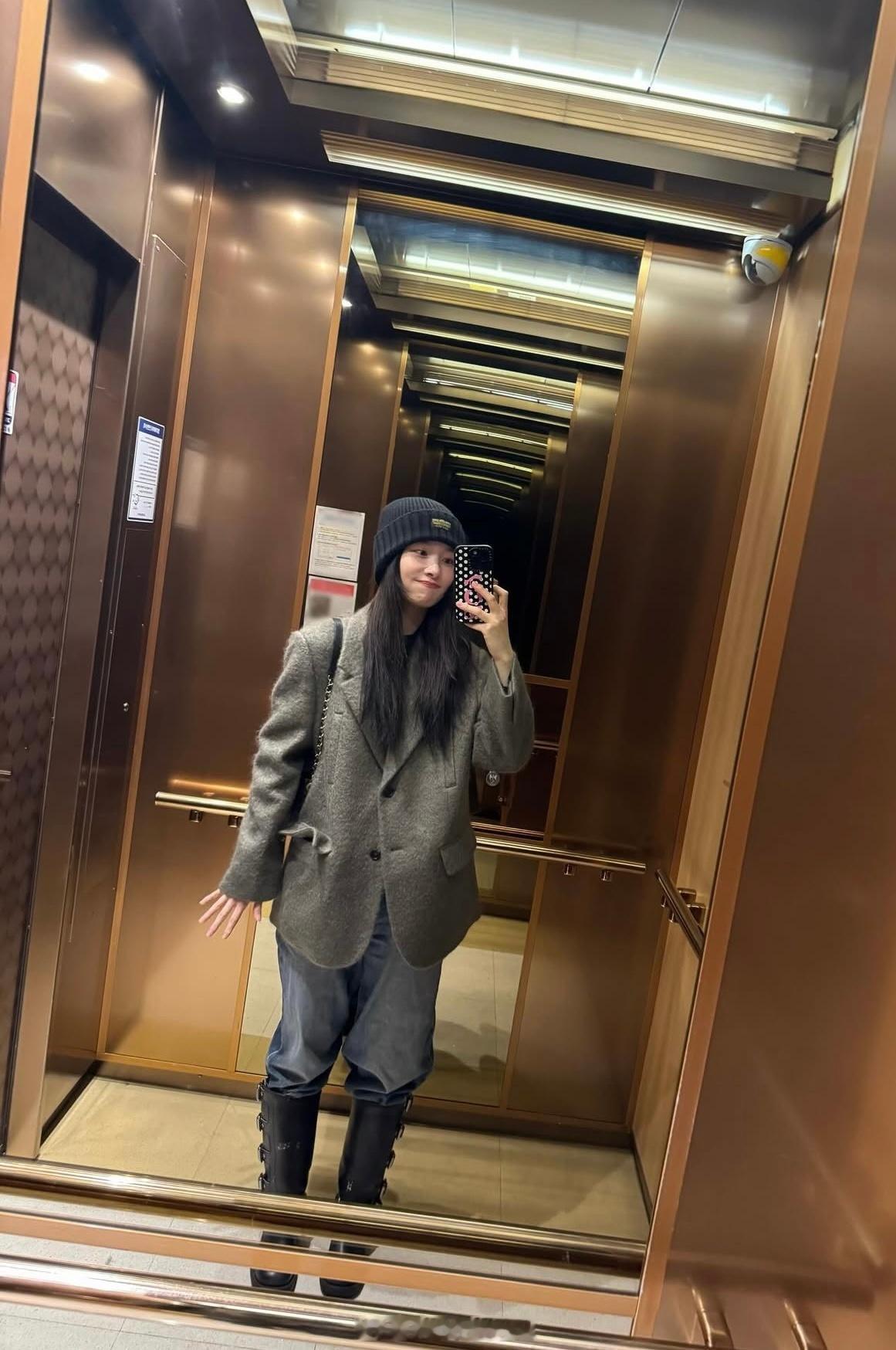 郑采妍郑采妍韩女氛围感拍照📷pose