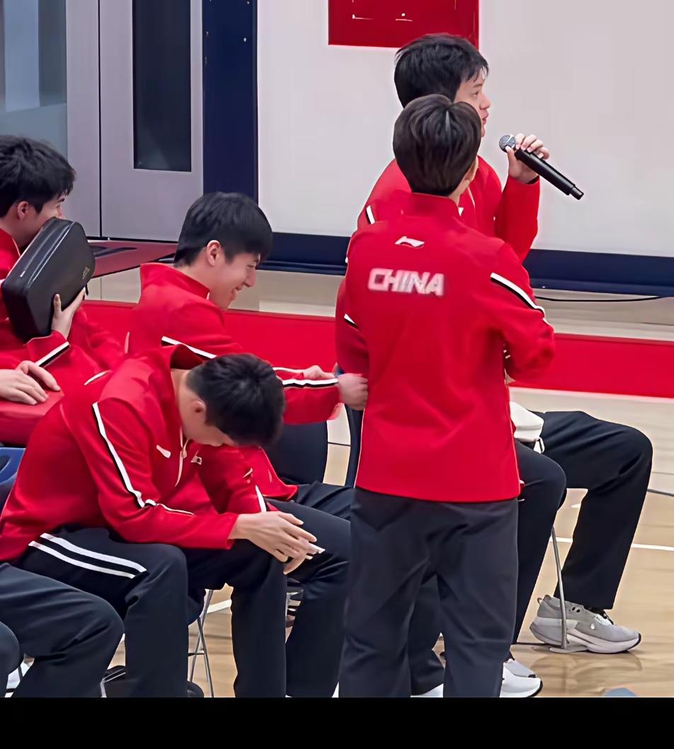 林诗栋回答得多实诚啊！美国大满贯结束之后，国乒参加中美乒乓外交55周年纪念活动