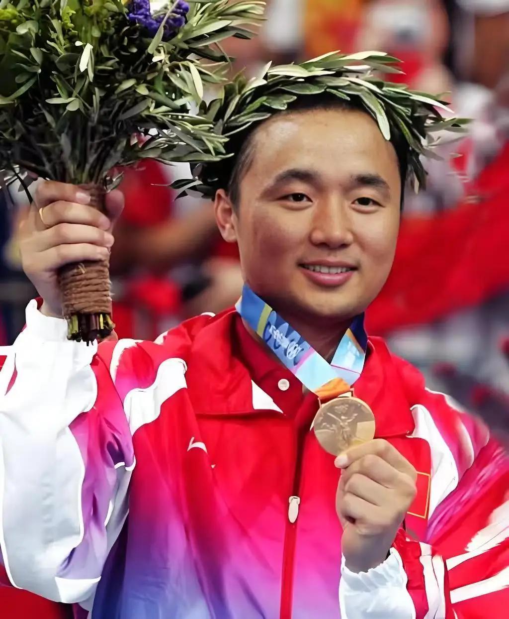 “不懂球的胖子”张军进去了，网友们一句话道破他从奥运冠军到阶下囚的真相：太胖了！