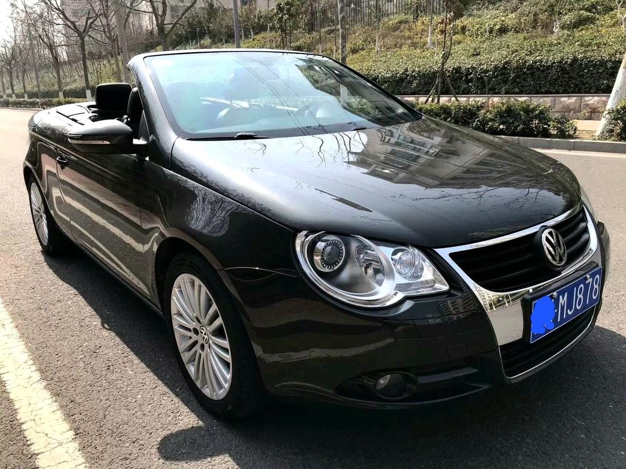 外商自带大众车。这车在国内没有上市过，而且是一台外商自带的老车。车牌是北方牌，地