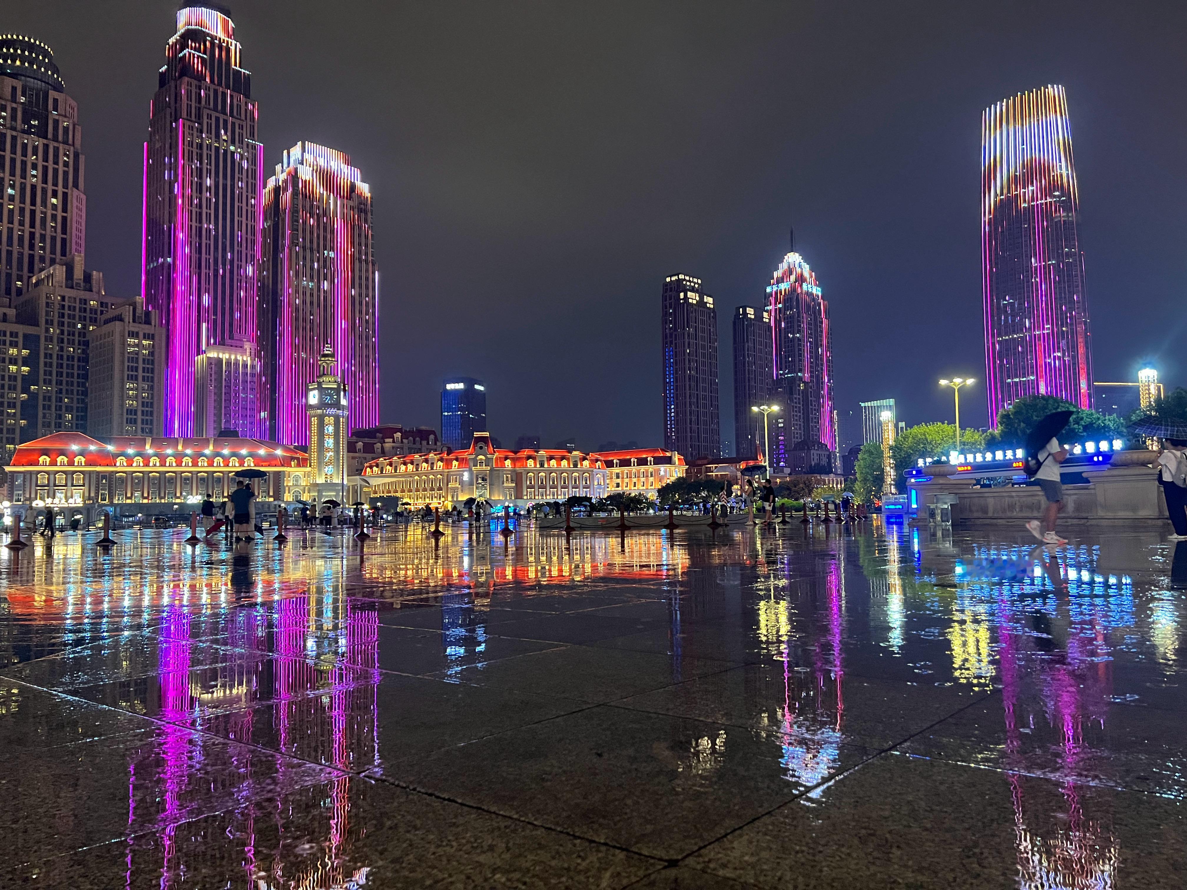 感到陌生，在伦敦也没见过这夜景[doge]​​​