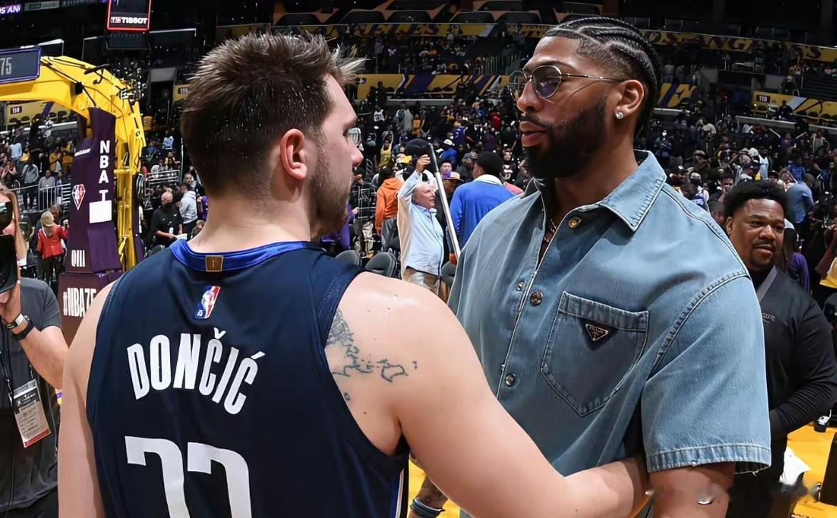 NBA热点：用里弗斯换回浓眉，东契奇+浓眉+老詹三巨头能否成行？浓眉已向奇才提