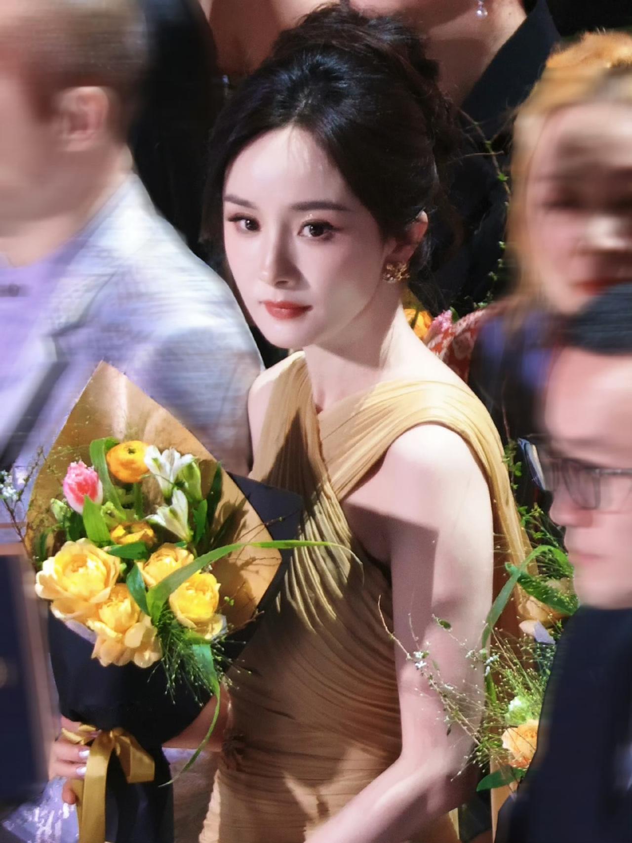 人群中最亮眼的🌟