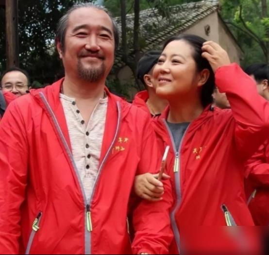 丈夫连5毛钱的白菜都要跟她AA，让怀孕的王茜华掏出两毛五。这种婚姻，你敢要么？