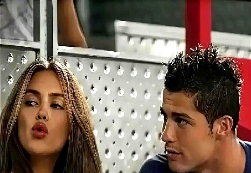 C罗甩开超模伊莲娜，转身娶了柜姐乔治娜，真不是什么审美降级。恰恰相反，这揭示了