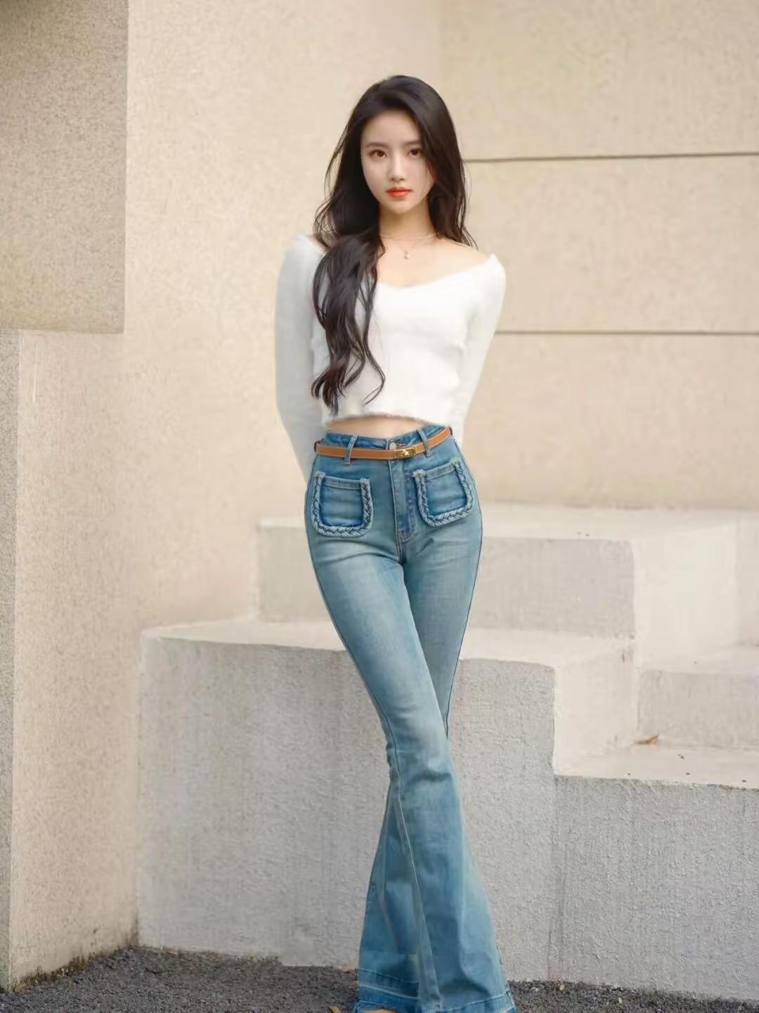 🌿场景穿搭解析：温柔纯欲风微喇裤穿搭这套穿搭非常适合春日约会、通勤上班、文