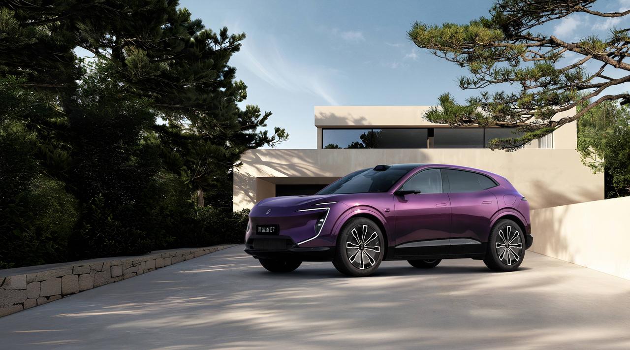 11月销量14057辆，连续8个月月销过万。阿维塔发展进入快车道？阿维塔目前