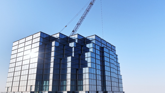 “山”势已成, 绿地山东428米超高层全面封顶, 刷新齐鲁天际线