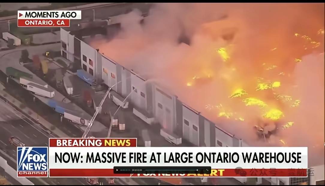 美国资本家把人逼到绝路，一把火仓库烧了个干净！一名29岁的美国小伙，因长期薪资