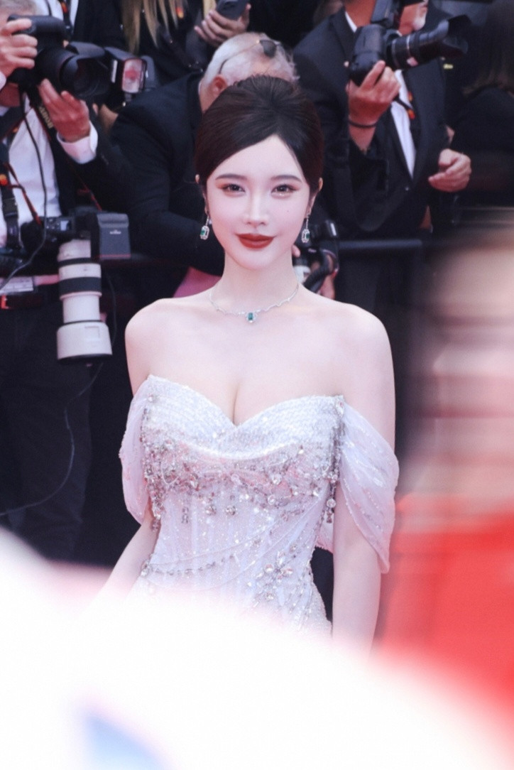 戴燕妮戛纳红毯生图状态戴燕妮戛纳电影节生图；妮妮状态真好，真的好美啊